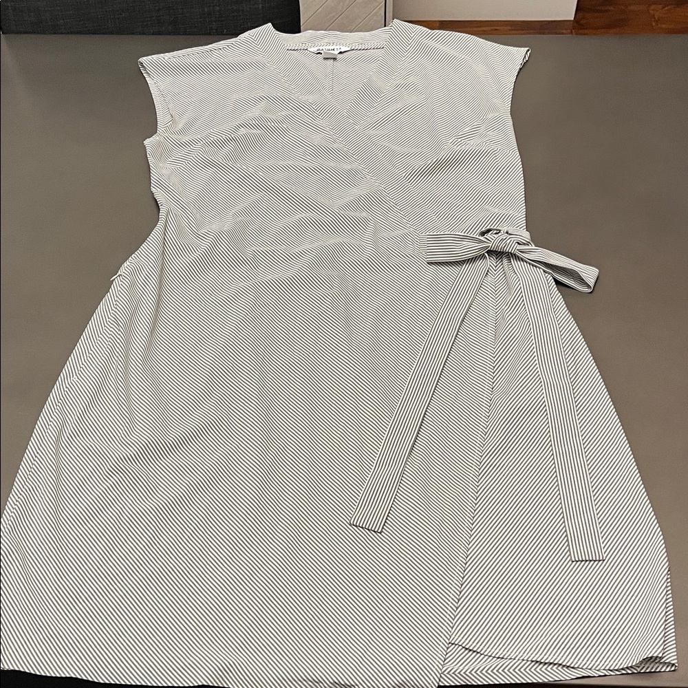 Athleta Gray and White Striped Wrap Midi Dress Size Large